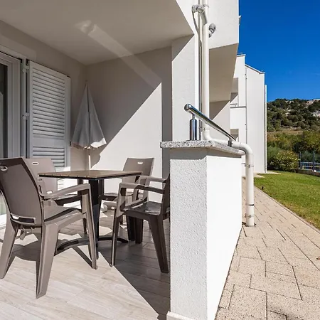 Apartments Crnekovic Tomislava 8 Baška Buitenkant foto