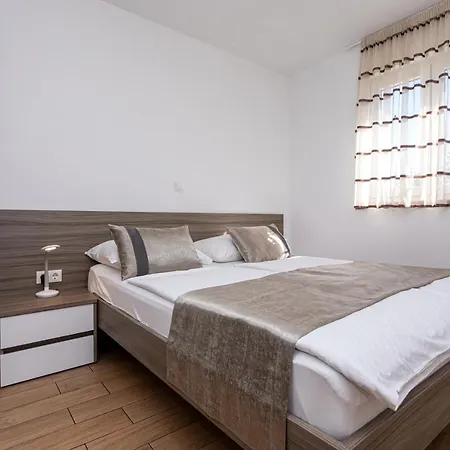 Apartments Crnekovic Tomislava 8 Baška Buitenkant foto