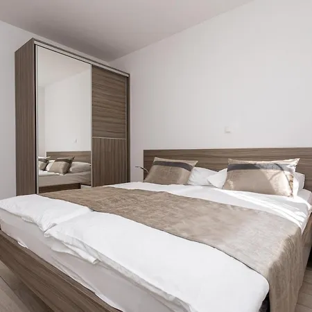 Apartments Crnekovic Tomislava 8 Baška Buitenkant foto