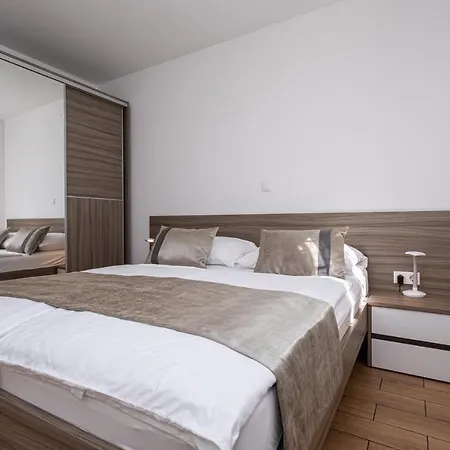 Apartments Crnekovic Tomislava 8 Baška Buitenkant foto