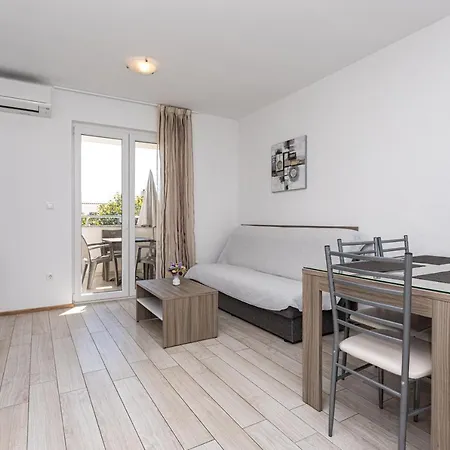 Apartments Crnekovic Tomislava 8 Baška Buitenkant foto
