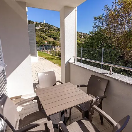 Apartments Crnekovic Tomislava 8 Baška Buitenkant foto