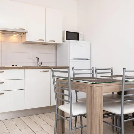 Apartments Crnekovic Tomislava 8 Baška Buitenkant foto