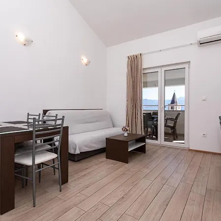 Apartments Crnekovic Tomislava 8 Baška Buitenkant foto
