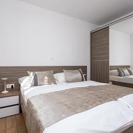 Apartments Crnekovic Tomislava 8 Baška Buitenkant foto