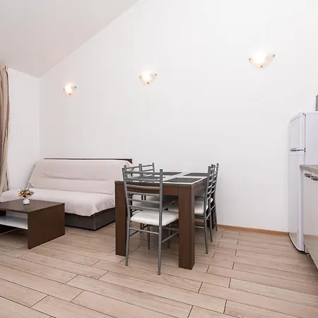 Apartments Crnekovic Tomislava 8 Baška Buitenkant foto