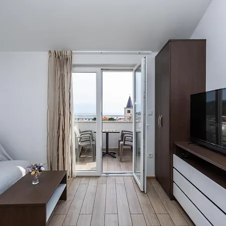 Apartments Crnekovic Tomislava 8 Baška Buitenkant foto