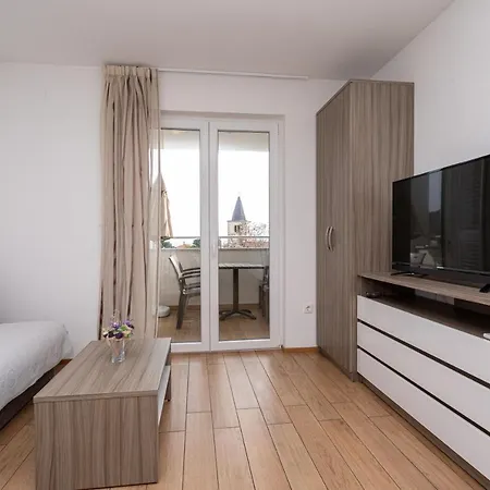 Apartments Crnekovic Tomislava 8 Baška Buitenkant foto