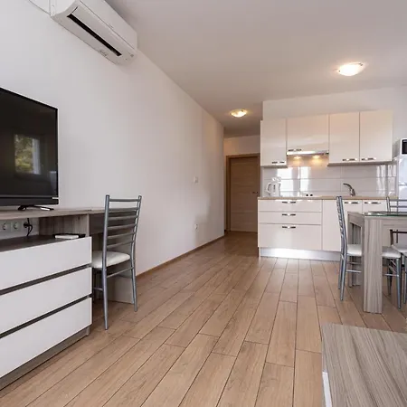 Apartments Crnekovic Tomislava 8 Baška Buitenkant foto