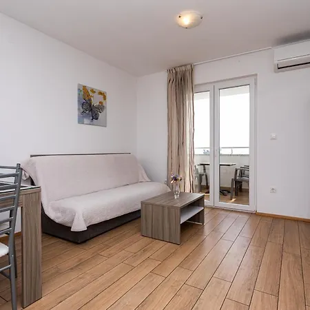 Apartments Crnekovic Tomislava 8 Baška Buitenkant foto