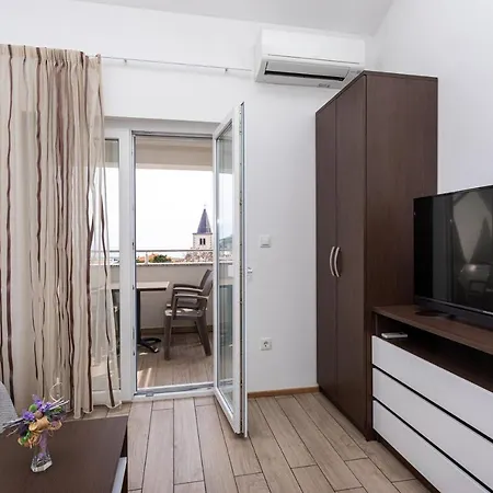 Apartments Crnekovic Tomislava 8 Baška Buitenkant foto