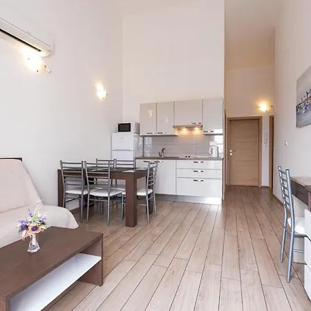 Apartments Crnekovic Tomislava 8 Baška Buitenkant foto