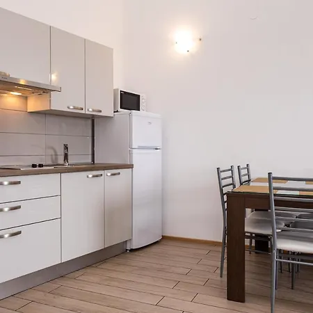 Apartments Crnekovic Tomislava 8 Baška Buitenkant foto