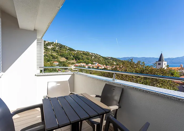 Apartments Crnekovic Tomislava 8