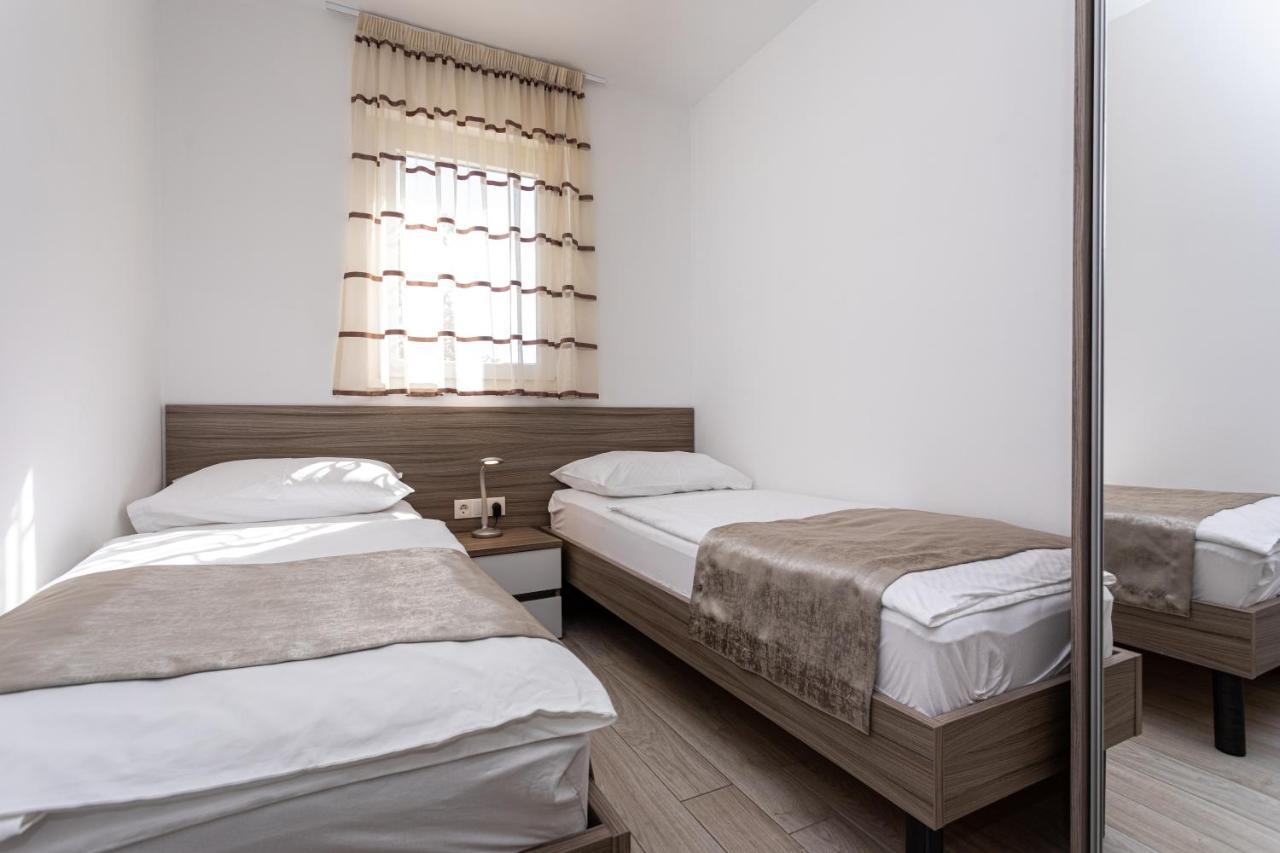 Crnekovic Tomislava 8 * Baska (Krk)