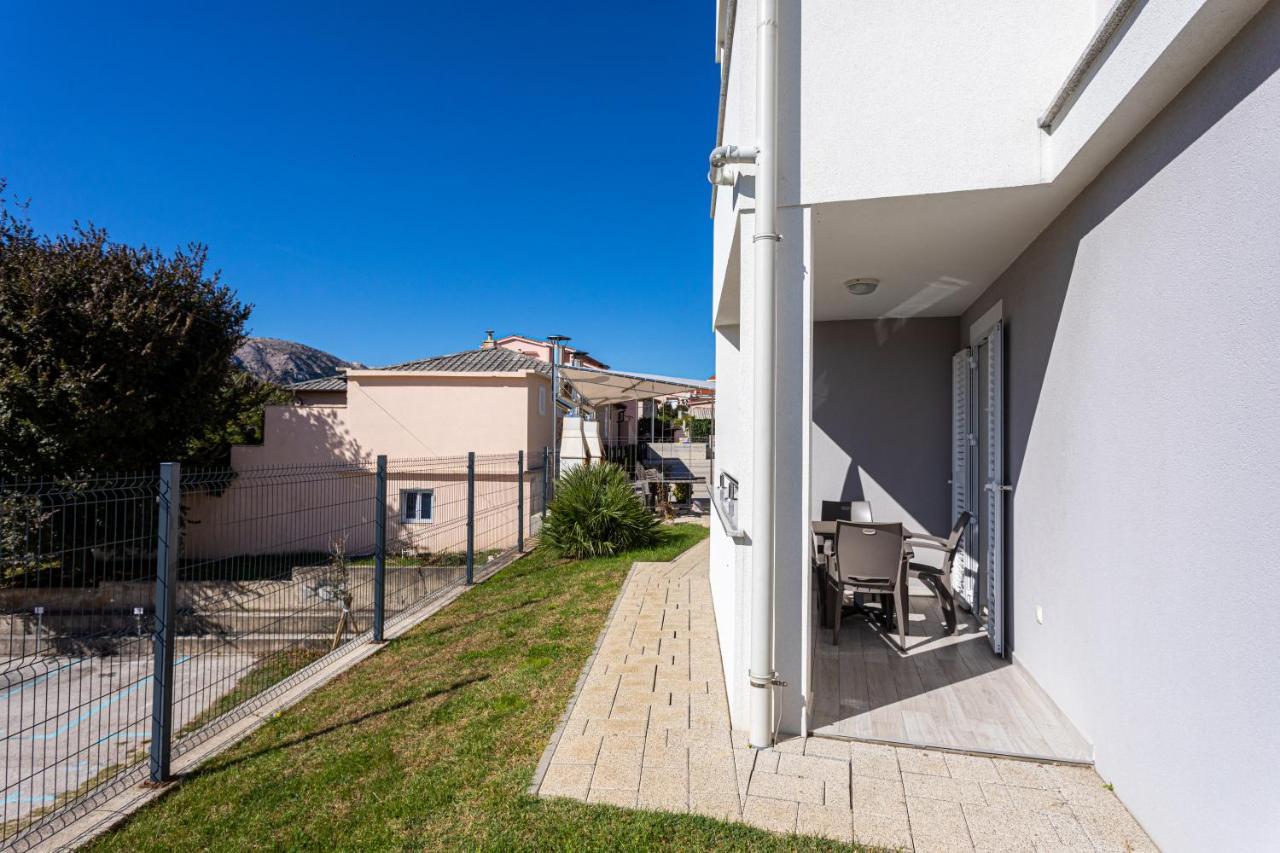 Apartman Crnekovic Tomislava 8 *
