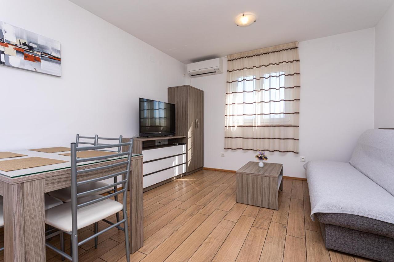 Apartment Crnekovic Tomislava 8 Baška