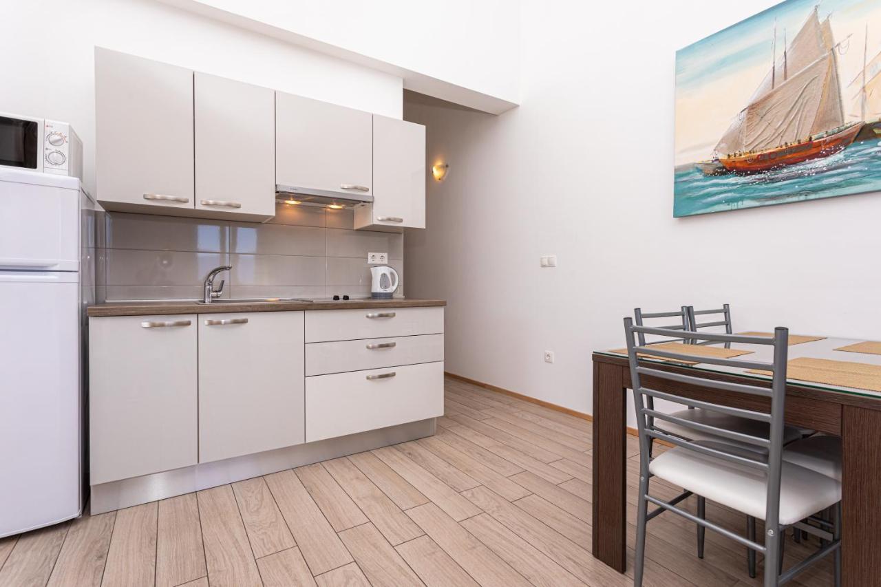 Crnekovic Tomislava 8 Apartment Baška