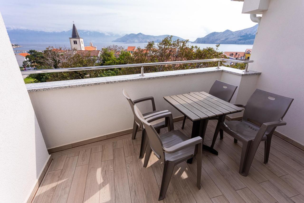 Crnekovic Tomislava 8 Baška