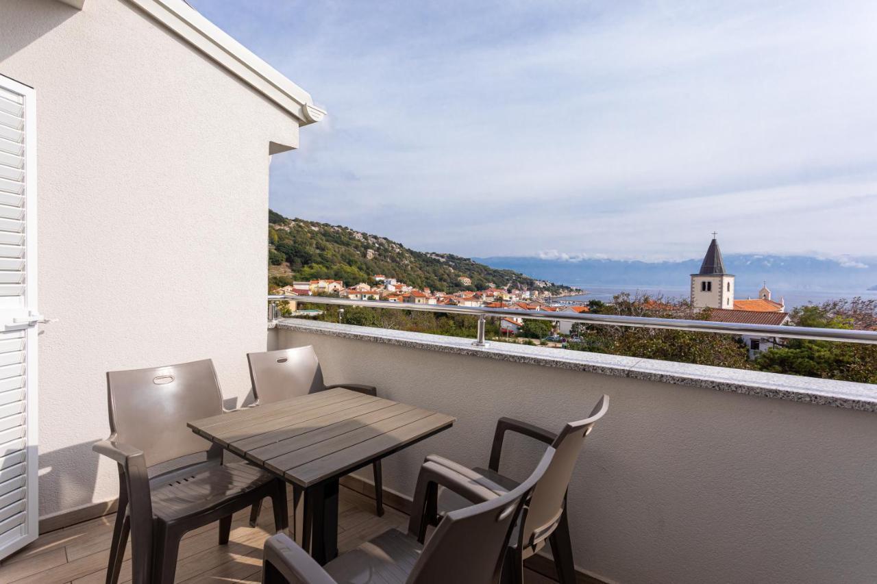 Apartment Crnekovic Tomislava 8 *